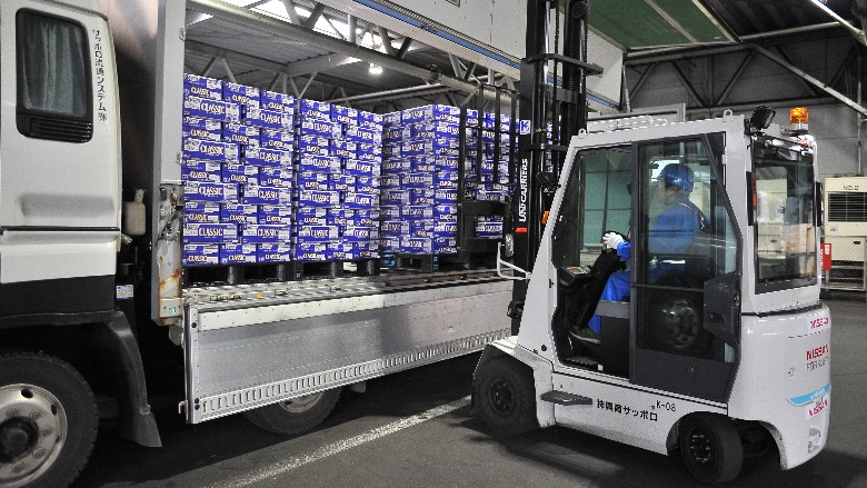 トラックへ搬送