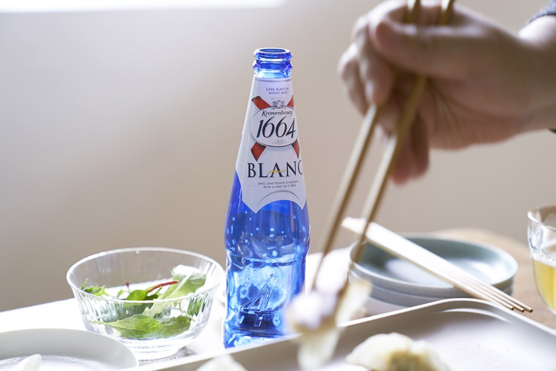 ビール瓶と餃子